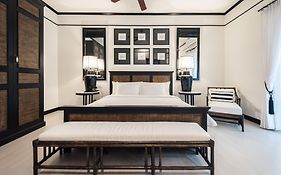 99 The Gallery Hotel